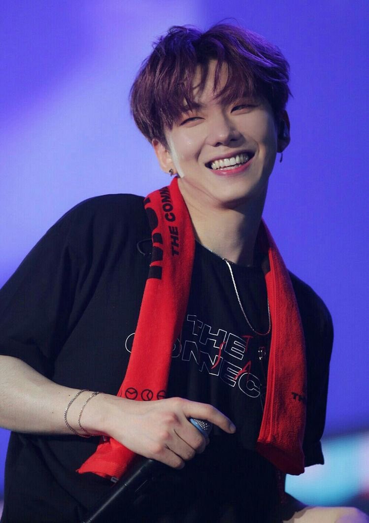 YOO KIHYUN AND HIS EYE SMILE: A VERY ADORABLE THREAD (ft. his OH SO WHITE TEETH) 