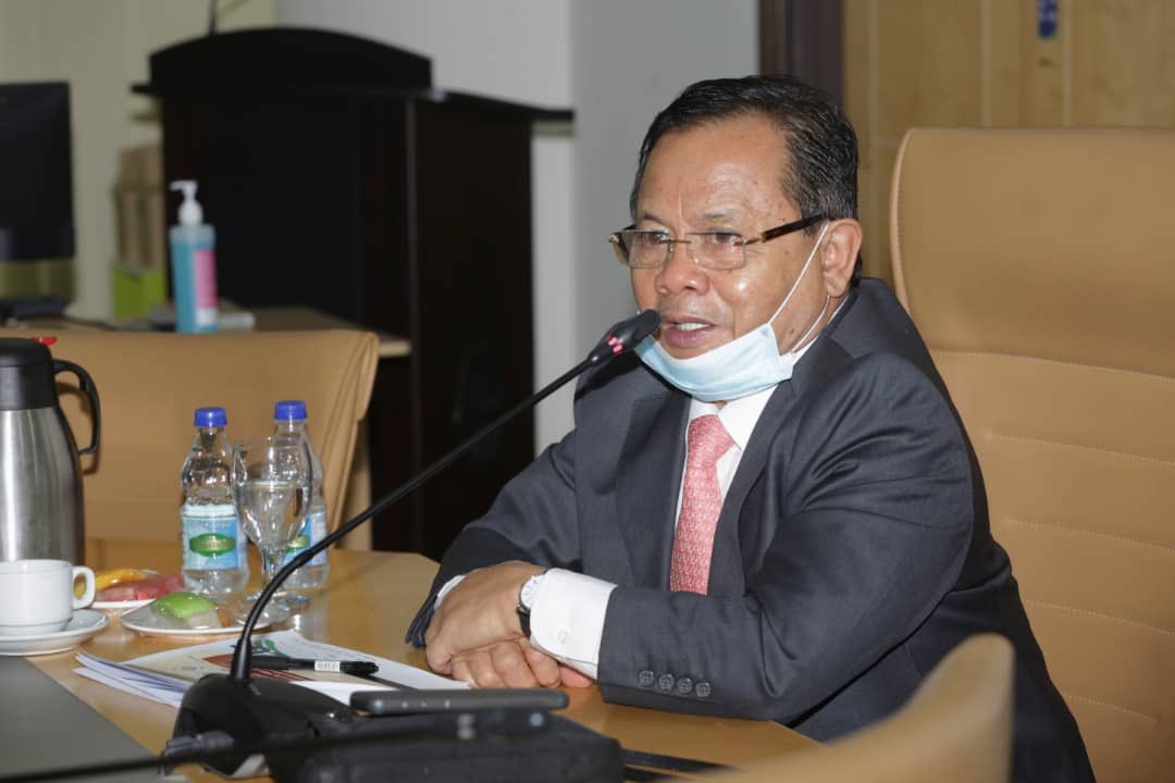 kpkmmalaysia's tweet photo. 22.4.2020 | Menara LPP

Sesi taklimat khas oleh YBhg. Puan Azulita binti Salim, Ketua Pengarah Lembaga Pertubuhan Peladang (LPP) kepada YB Timbalan Menteri Pertanian dan Industri Makanan 1, Datuk Seri Haji Ahmad bin Hamzah dan https://t.co/vxM10fAZS5