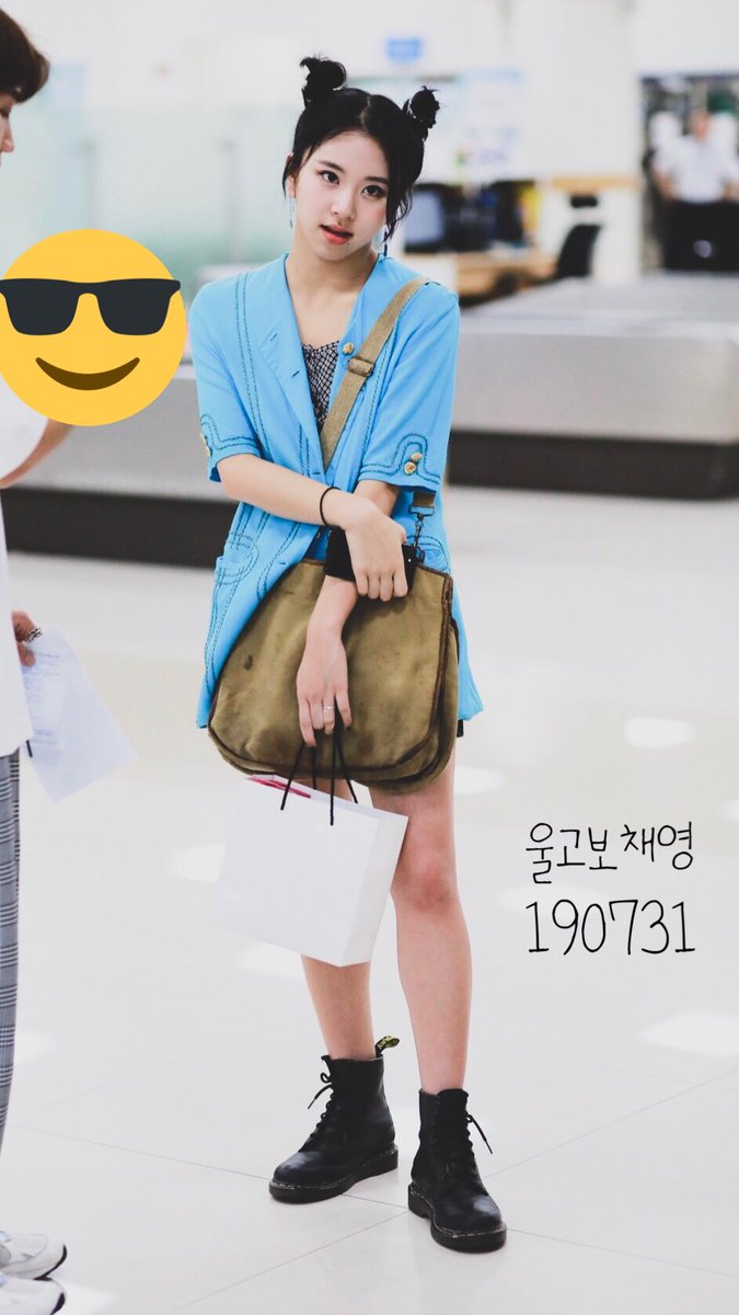 whutchaeng's tweet photo. airport outfits 💯

#1YearWithFANCY 
@JYPETWICE https://t.co/68mwWxrBPc