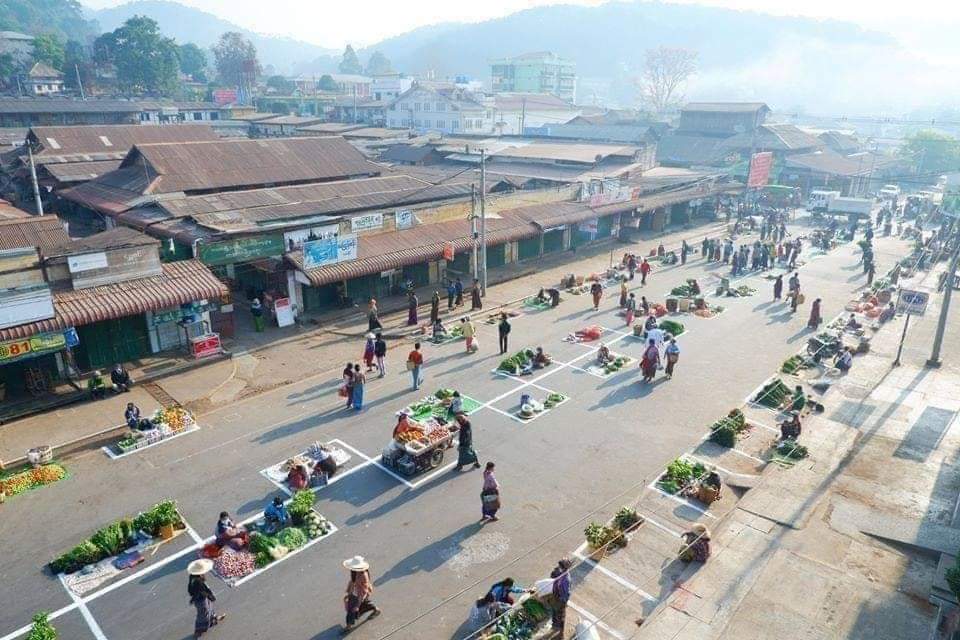 ipspankajnain's tweet photo. What a beautiful and well thought design of vegetable market with full #SocialDistancing . 
Design apparently from a town of Mijoram is very easily replicable and is quite effective 👍 https://t.co/mwUtCj3og0