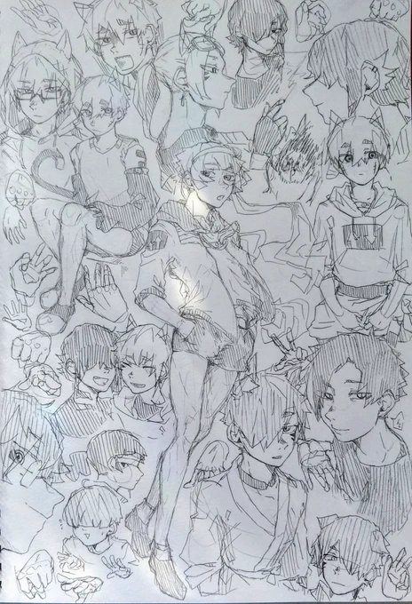 前のツイート一枚目ブレてたので上げ直し すまんね
#落描き #イラスト #オリキャラ 