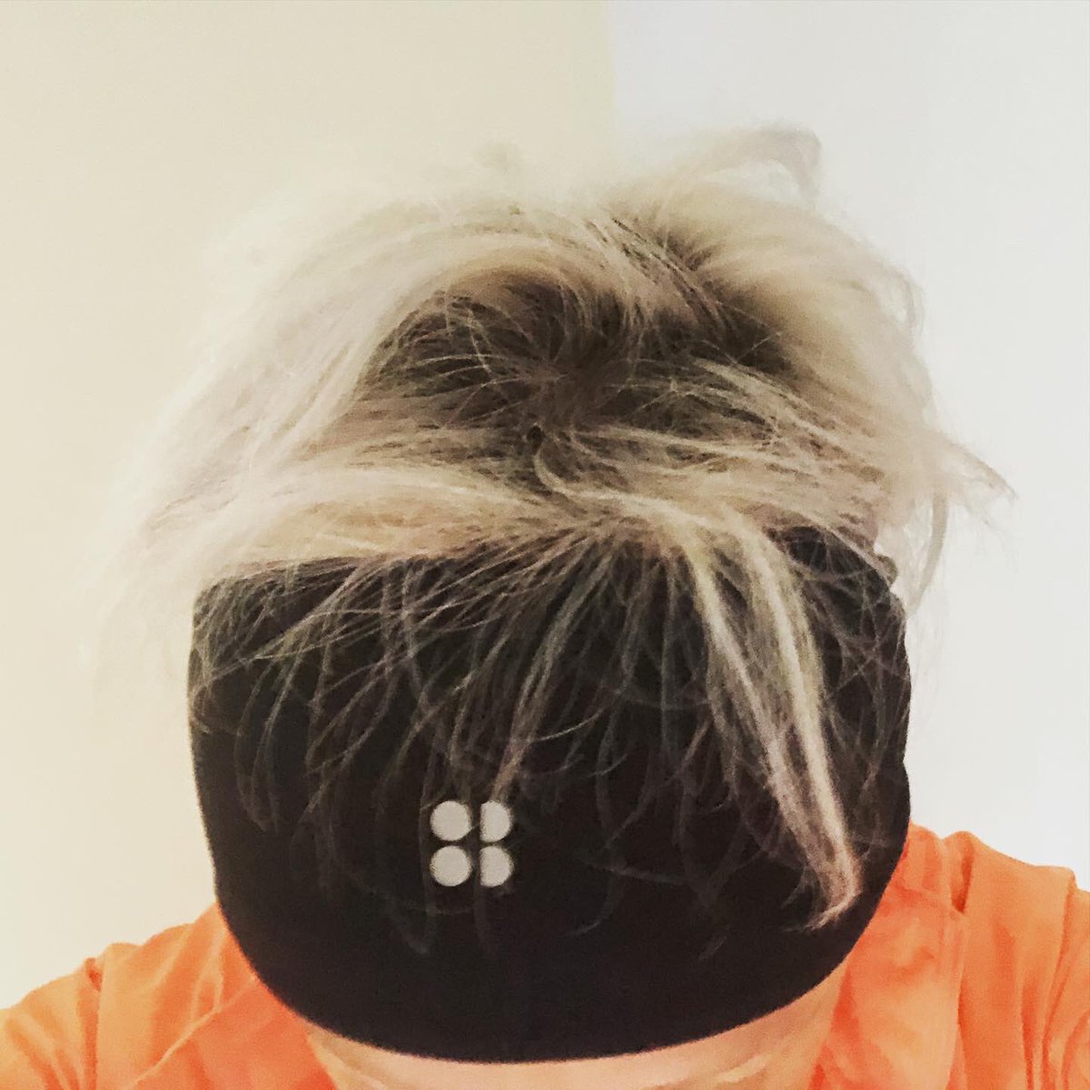 HeloiseHorton's tweet photo. In which my hair no longer fits inside my headband and I do a passable, if sweaty, impression of Limahl
#ukrunchat #runningproblems #heloiseproblems #tooshy https://t.co/s0Zi8UrpHX