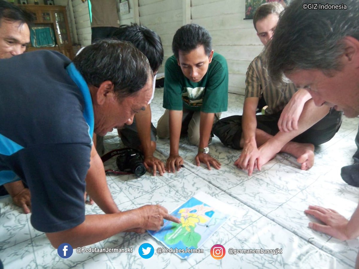 KedubesJerman's tweet photo. Selamat #HariBumi 2020! Sejak 2009 Jerman sudah mendukung perlindungan hutan Indonesia program #FORCLIME @GIZIndonesia dan KfW. Mari menjaga alam Indonesia dan dunia demi masa depan generasi selanjutnya โ ๐ฑ
#EarthDay2020 https://t.co/oDWZM0MCsG