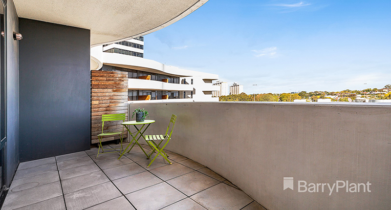 BarryPlantPre's tweet photo. Exciting #apartment for sale on the #cityfringe - for details go to:
https://t.co/ynL9YsTr9Y
#Melbourne #realestate #propertysales #investment #Travancore https://t.co/6N3hCdZGz0