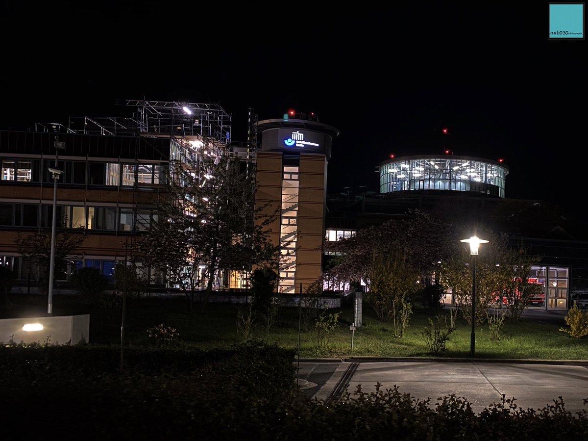 #GutenMorgen #Berlin! Impressionen von letzter #Nacht!

@ukbberlin #ukb #klinikum #hospital #FlattenTheCuve #Night #StayHome  #diestadtberlin #topberlinphoto #visitberlin #urbanandstreet #urbanromantix #shotoniphone #travel #CityScape #BerlinLife #StreetPhotography  #nightshor