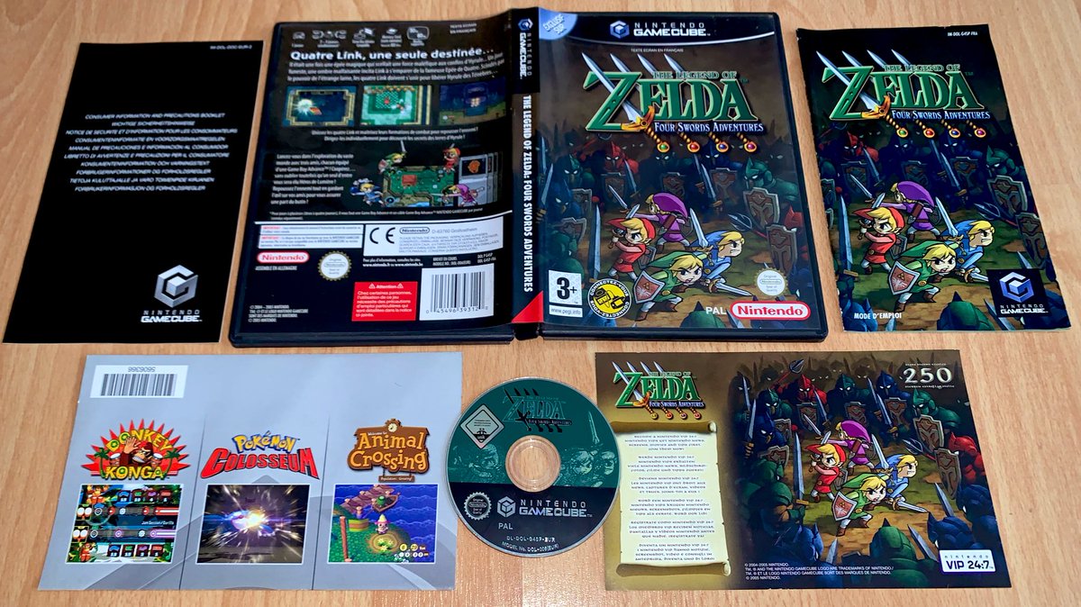 The Legend of Zelda: Four Swords Adventures (GC, 2004) Pack complet, toujours neuf scellé d’origine, acquis dans ce fameux échange de 2007 que j’ai déjà évoqué dans ce thread.Je possède également le jeu à part, histoire de vous montrer ce qu’il y a dans ce pack quand même !