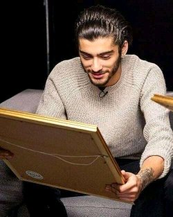 NemerAyelen's tweet photo. Hay que hacer que todo el esfuerzo de nuestro bebé sea valorado, #Streaming #MindOfMind e #IcarusFalls demostremoles a estos miserables que Zayn no está solo #Zquads enviemos todo nuestro amor y a apoyo a nuestro bebé #FREEZAYN https://t.co/gXdJ5NKLyF