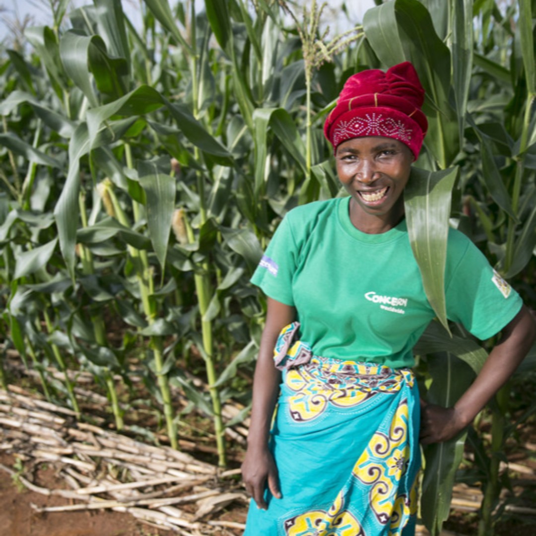 ConcernUK's tweet photo. #EarthDay is a day to celebrate and advocate the importance of protecting our planet.

In the world's most vulnerable communities we work in, the earth is vital for their income and food. #Together we have the power to make small changes. 

Let's make everyday an earth day. 🙌 https://t.co/Y6Vzyjkmm7