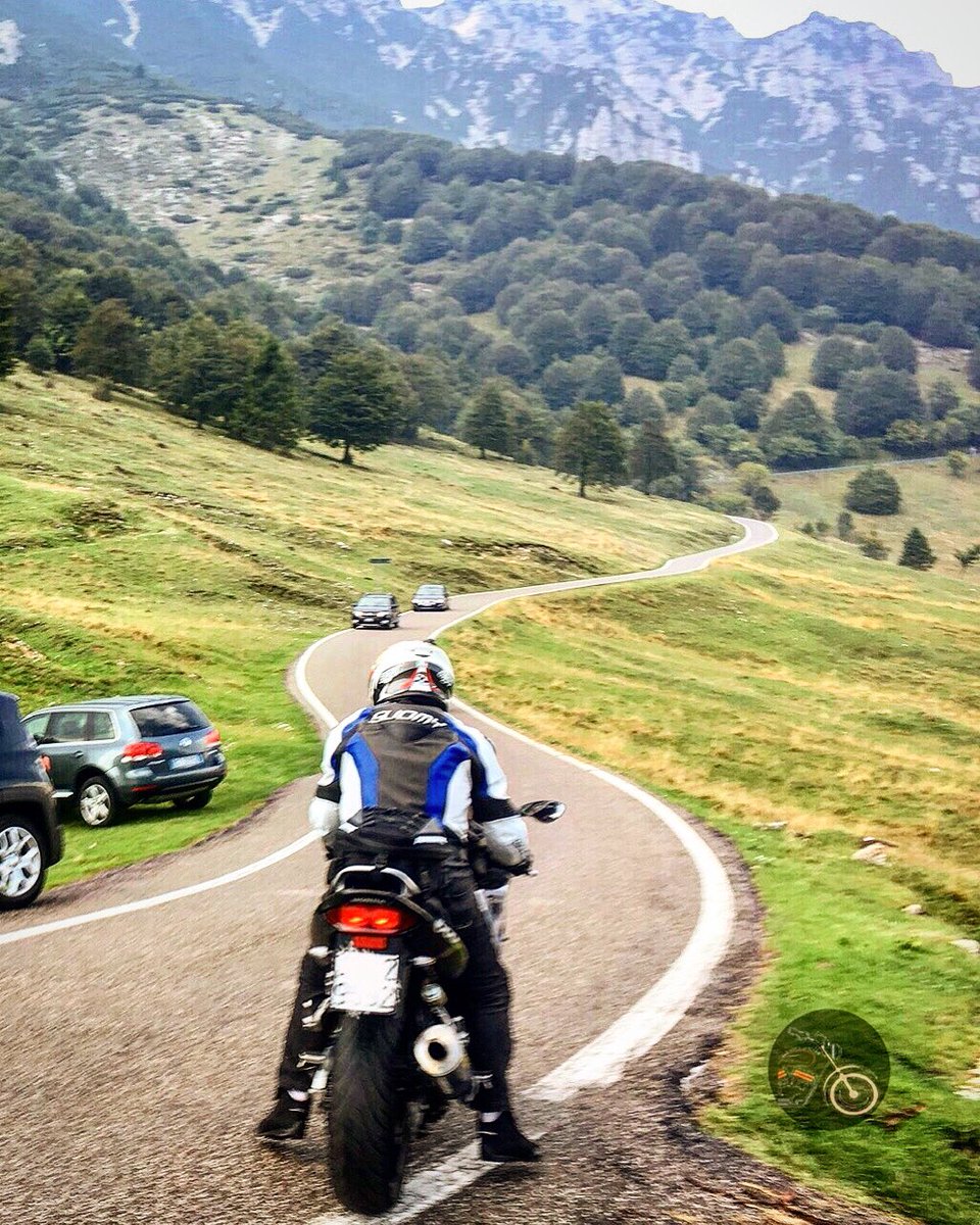 MotoTouringDay's tweet photo. Libere scelte ↗️
#montebaldo #mototouringday #mtd
#travelmotorcycle #travelmoto #inmoto
#insella #paesaggiitaliani #turismomoto #turismointelligente #storygiro #motorbiker https://t.co/6a7OjE0suY