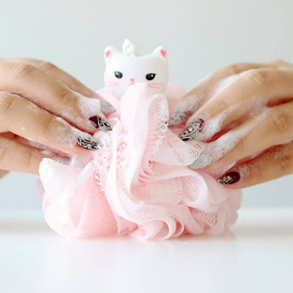И мочалка для душа Etude House My Beauty Tool Lovely Etti Shower Ball станет незаменимой помощницей для гигиенических процедур, доставляя удовольствие Вашему телу.