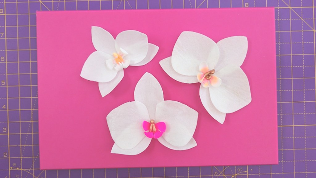 nightingalecake's tweet photo. Wafer Paper Orchid Tutorial https://t.co/s6fTF8nF5r https://t.co/PTBEslR22c