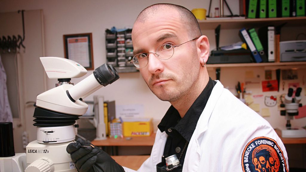 Seid offen. Seid gerade. Erzählt, was ihr zu erzählen habt. Redet euch nicht heraus, es sei zu kompliziert. Macht einen Podcast. Macht’s einfach!
Mark Benecke, Kriminalbiologe, mit einem Appell an alle Wissenschaftler:innen zum #MarchforScience2020
Hier: marchforscience.de/auch-in-deiner…