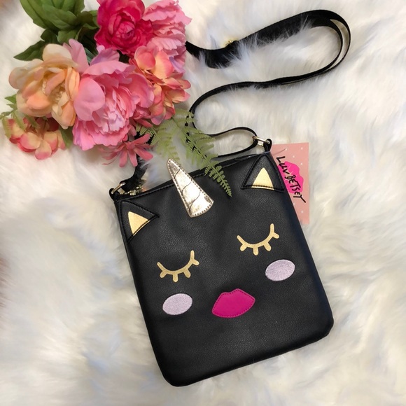 So good I had to share! Check out all the items I'm loving on <a href="/Poshmarkapp/">Poshmark</a> #poshmark #fashion #style #shopmycloset #danang #infinityraine #betseyjohnson: posh.mk/gJ3XJgL5S5