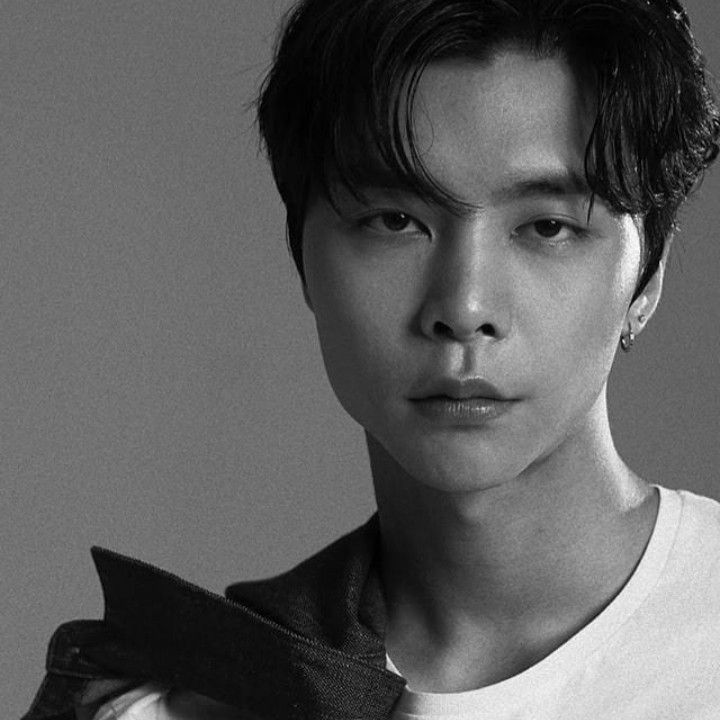 𓈒 ˙ ⁺ 𝑪𝒐𝒎𝒆 𝒐𝒏 𝒃𝒂𝒃𝒆 💀 .

สวัสดีครับ ˙ ⁺ ผม เวย์ซี จอห์นนี่ ปีเกิด1995 '𝖘𝖇𝖔𝖞𝖘 🤺 ⁺ ˙
วันนี้กดรีทวิต ˓ แลกฟอล ' ตามทัก ˒ มาสนิทกันครับ 🥽 ⁺ ˙ 𓈒

/ยพท. ลฟตท.