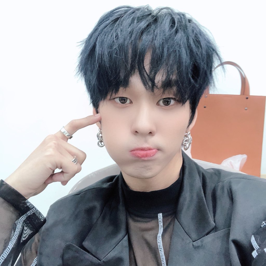 imfact_twt's tweet photo. #웅재 #오늘은 #쇼챔 https://t.co/Z5BJimcgiw