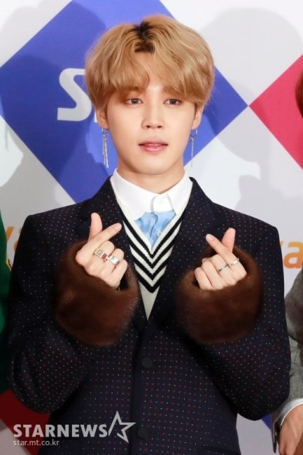  #JIMIN ARTICLE [220420] - 9Naver  + Non NaverJimin's cute wink in Run BTS ep 10131  http://naver.me/GltpTOdR  32  http://naver.me/G4IgDeo9  MTV mentioned Jimin trended for 11 hours during BangBangCon33  http://naver.me/FQhQbxq5  