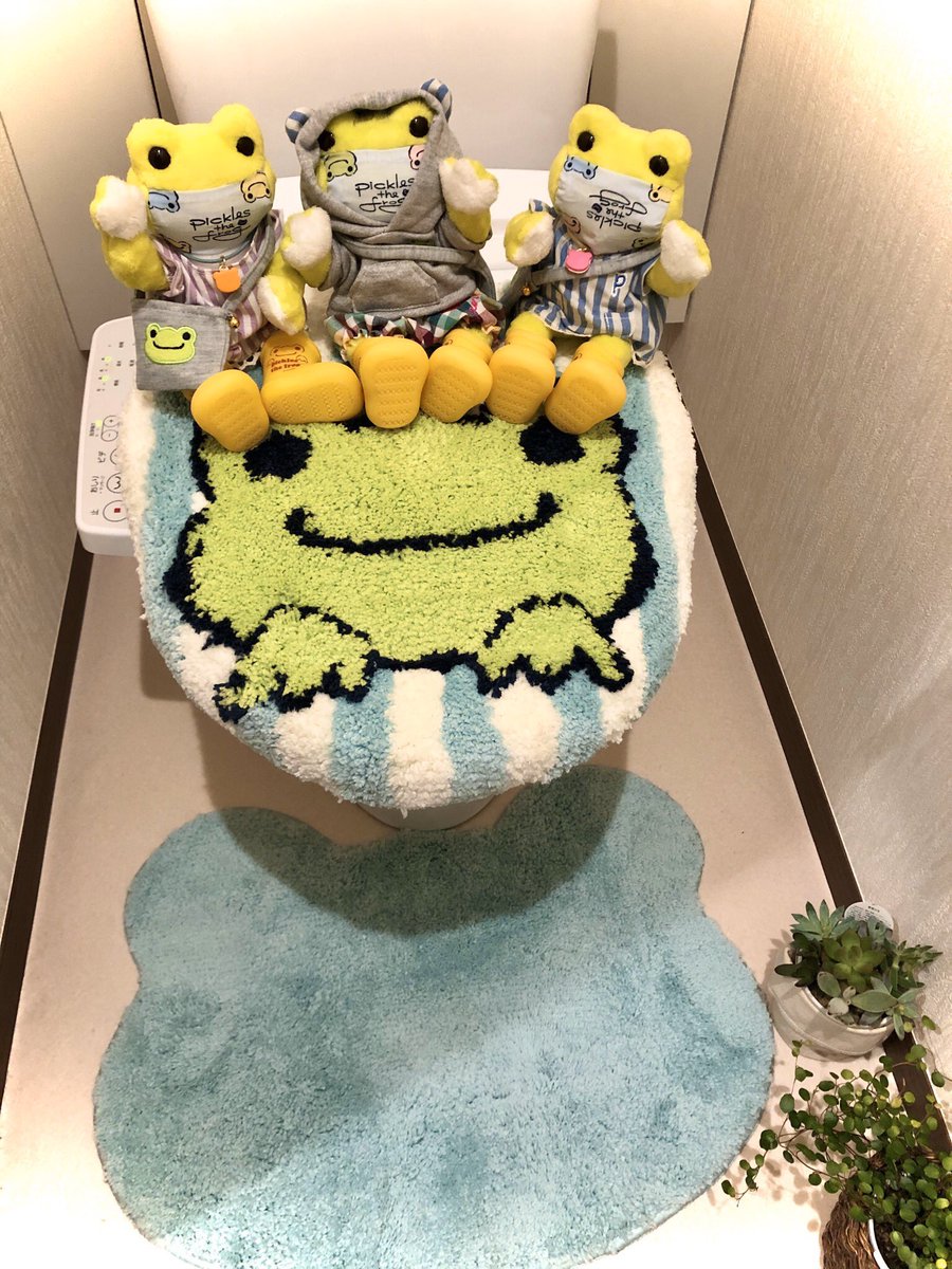 株式会社 飛馬日本 בטוויטר Amazonには かえるのピクルスグッズ続々入荷 レアアイテム パーソンズコラボエプロンやいろいろかわいい ピクルスグッズが盛りだくさん 母の日やプレゼントに最適です 是非検索を かえるのピクルス Amazon ヒュウマニホン