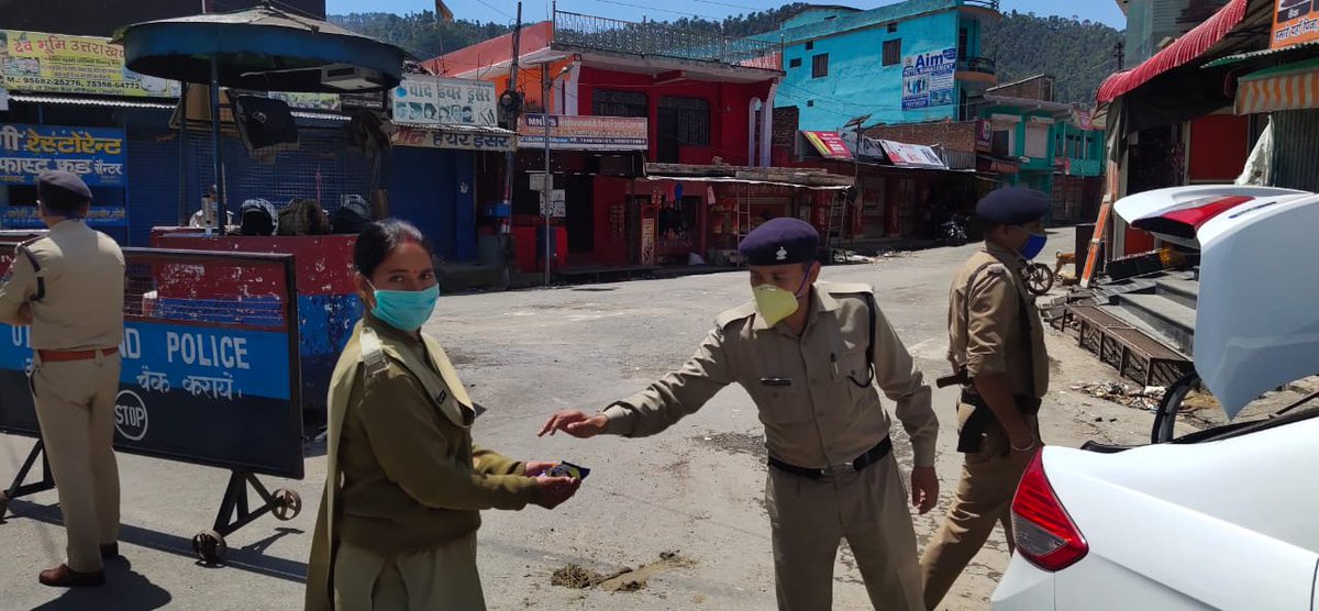 DIG Kumaun Range Uttakhand (@digkumaun) on Twitter photo DIG рдХреБрдорд╛рдКрдВ рд╢реНрд░реА #рдЬрдЧрдд_рд░рд╛рдо_рдЬреЛрд╢реА рдЬрдирдкрдж рдЕрд▓реНрдореЛрдбрд╝рд╛ рдХреЗ рд╕реЛрдореЗрд╢реНрд╡рд░ рдХреНрд╖реЗрддреНрд░ рдкрд╣реБрдВрдЪреЗ рдПрд╡ рдЕрдзрд┐рдХрд╛рд░рд┐рдпреЛрдВ рдФрд░ рдХрд░реНрдордЪрд╛рд░рд┐рдпреЛрдВ рдХрд╛ рдЙрддреНрд╕рд╛рд╣рд╡рд░реНрдзрди рдПрд╡рдВ рдордиреЛрдмрд▓ рдмрдврд╝рд╛рдиреЗ рд╣реЗрддреБ рдЦрд╛рджреНрдп рд╕рд╛рдордЧреНрд░реА рд╡рд┐рддрд░рд┐рдд рдХреА рдЧрдИред
bit.ly/3bp81rM
<a href="/almorapolice/">Almora Police Uttarakhand</a>
@bageshwarpol
@SpChampawat
@Sspusnagar
@sppithoragarh
@NainitalSsp DIG рдХреБрдорд╛рдКрдВ рд╢реНрд░реА #рдЬрдЧрдд_рд░рд╛рдо_рдЬреЛрд╢реА рдЬрдирдкрдж рдЕрд▓реНрдореЛрдбрд╝рд╛ рдХреЗ рд╕реЛрдореЗрд╢реНрд╡рд░ рдХреНрд╖реЗрддреНрд░ рдкрд╣реБрдВрдЪреЗ рдПрд╡ рдЕрдзрд┐рдХрд╛рд░рд┐рдпреЛрдВ рдФрд░ рдХрд░реНрдордЪрд╛рд░рд┐рдпреЛрдВ рдХрд╛ рдЙрддреНрд╕рд╛рд╣рд╡рд░реНрдзрди рдПрд╡рдВ рдордиреЛрдмрд▓ рдмрдврд╝рд╛рдиреЗ рд╣реЗрддреБ рдЦрд╛рджреНрдп рд╕рд╛рдордЧреНрд░реА рд╡рд┐рддрд░рд┐рдд рдХреА рдЧрдИред
bit.ly/3bp81rM
<a href="/almorapolice/">Almora Police Uttarakhand</a>
@bageshwarpol
@SpChampawat
@Sspusnagar
@sppithoragarh
@NainitalSsp