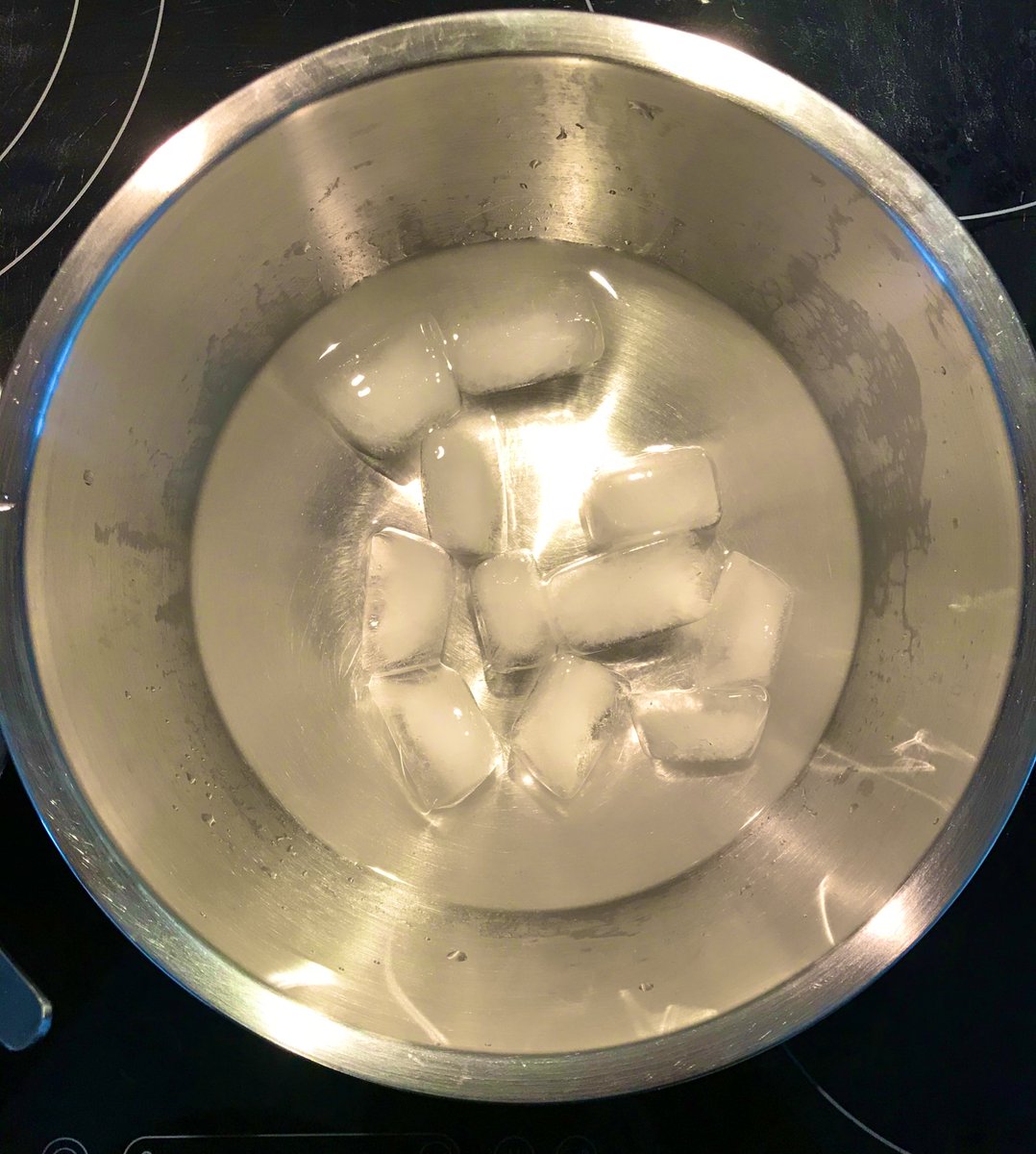 Because I don’t have all day, I cooked the oil with an ice bath until it was the thickness of good yoghurt. Be careful, it goes her very quickly if you do this so stir and keep on removing it from ice bath while stirring non-stop.