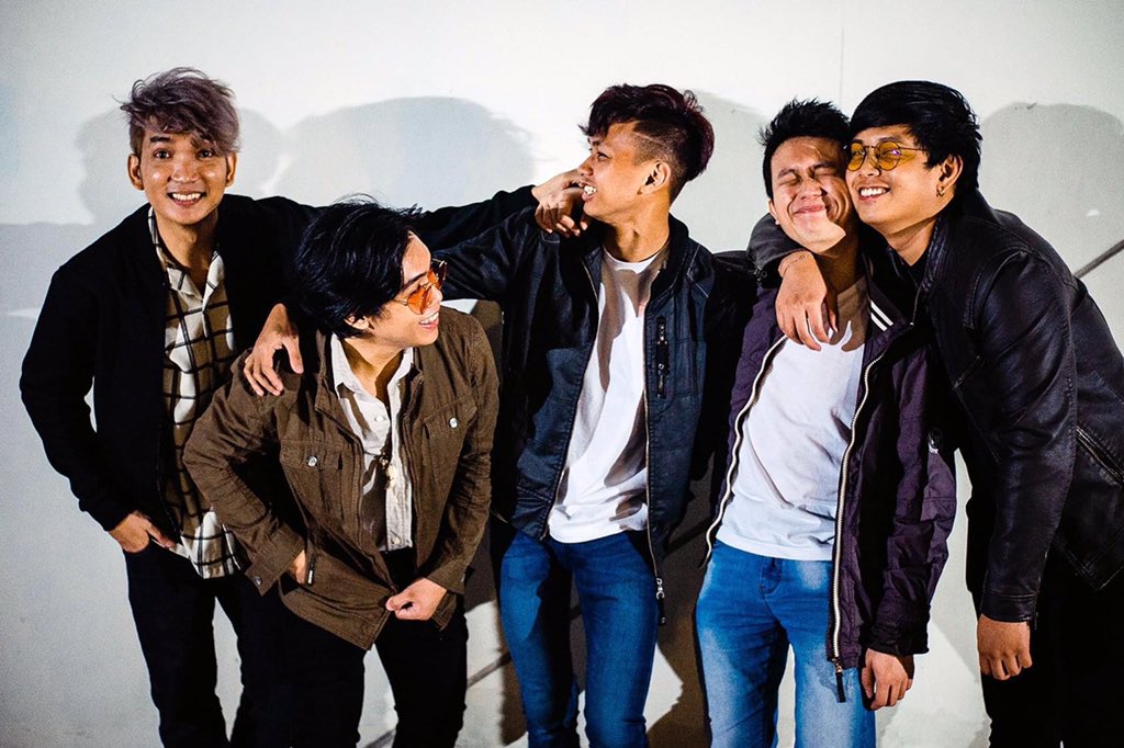 Miss na namin ang isa't isa and miss na din namin kayo! Let's all keep safe and stay strong during this pandemic.