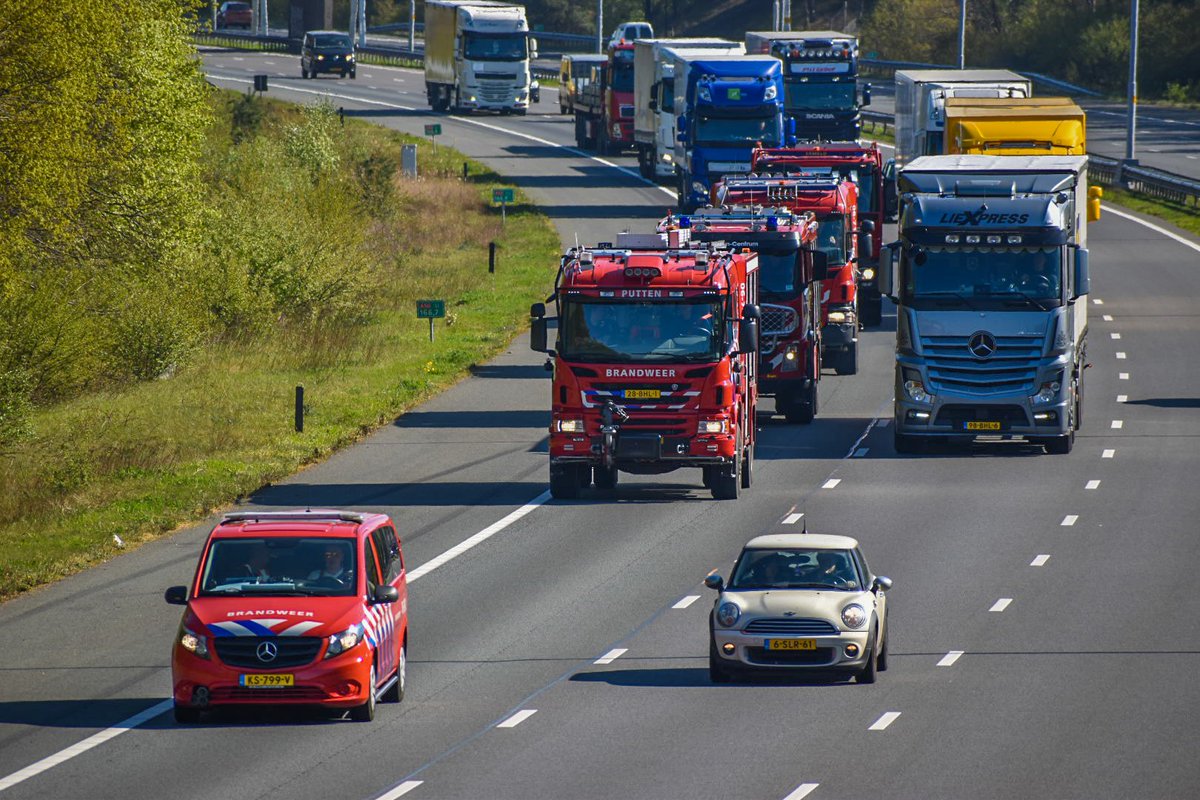 Apenhorst_Foto's tweet image. Op de A50 bij Wolfheze.