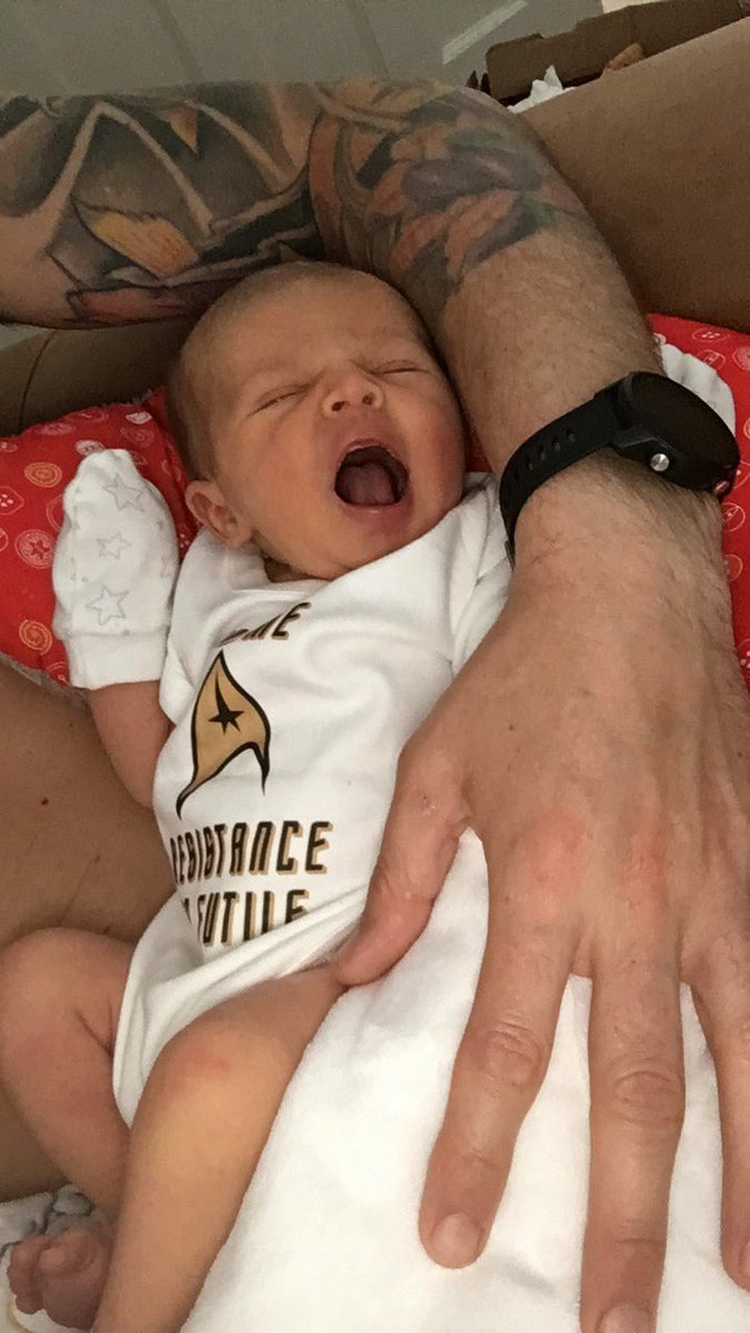 Robin and Faye are delighted to announce the birth of their gorgeous son on Sunday 19th April. 

Mother &amp; baby are beautiful, fine and doing well. 

Robin is heavily sedated and will need several days to recover. 

#ThankYouNHS 
<a href="/fayegall8/">Faye Gallacher</a> 
#donateblood 

blood.co.uk/the-donation-p…