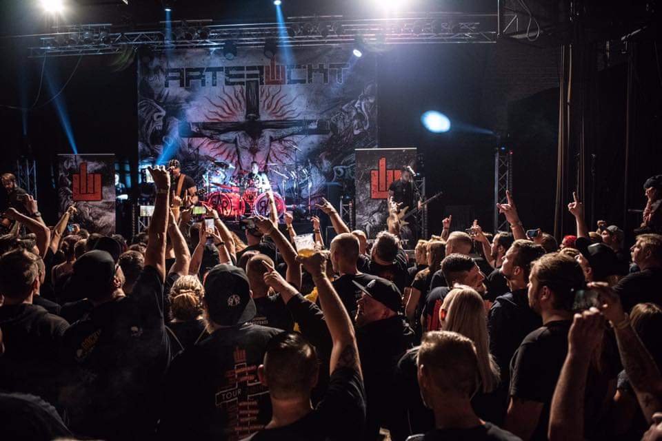 Wir verlosen bei unserem Festivalquiz auf Facebook VRR-Wundertüten mit Merch von verschiedenen Bands. Hier geht's zum Gewinnspiel: facebook.com/19302925038615…

#festivalquiz #vrr #Gewinnspiel