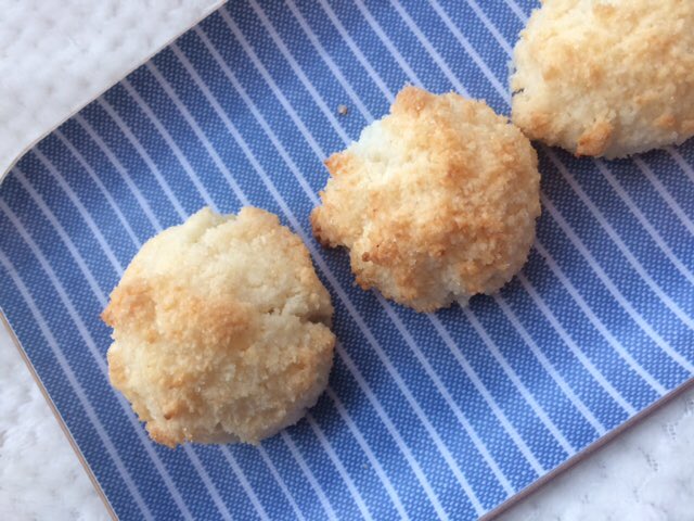 Foodielicious6's tweet image. RT @cookwithjovi: Crunchy Coconut Bites 
cookwithjovi.com/2017/03/no-but…
#yummy #sweettooth #nobutter #recipes #foodblog #homemade #Coconut