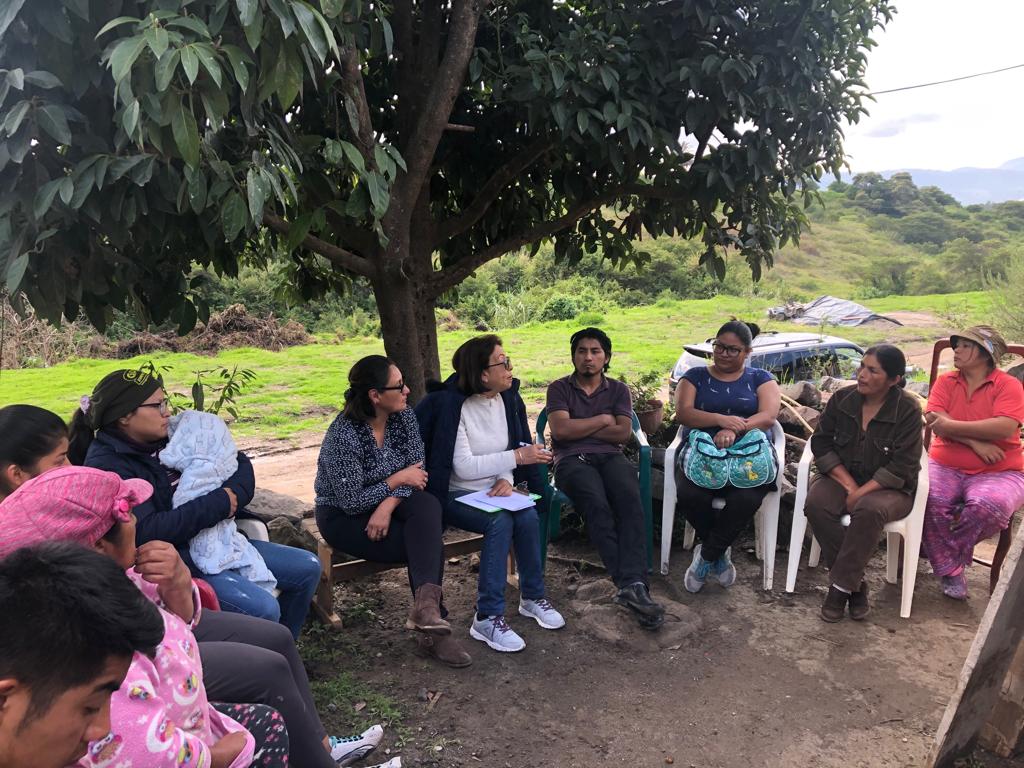 CRLCHM's tweet photo. 26/10/2019 El Club Rotario de Los Chillos Milenio en su reunión de capacitación en Chinchiloma capacitando a sus mujeres para impulsar el desarrollo de la comunidad continuando con su proyecto de Microcréditos https://t.co/9slGwUzRFI