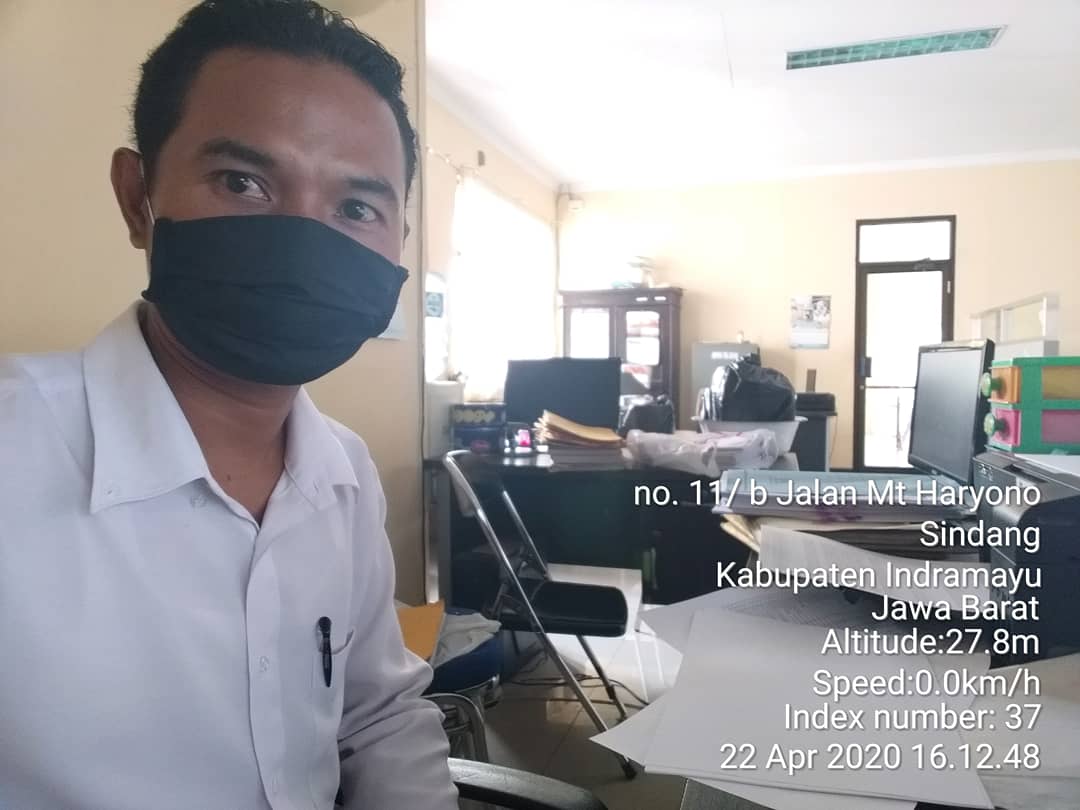 darsimse's tweet photo. Kegiatan piket hari ini,,,, masih bergelut dengan data UKM, mengedit dan mengprint rekap data UKM...
Tetap semangat meskipun dalam situasi seperti sekarang.... 💪💪💪
#cooperativeactivator
#ppklkemenkopumkri
#penyuluhkoperasi
#ppkljawabarat
#ppklindramayu https://t.co/9YTYniSZRp
