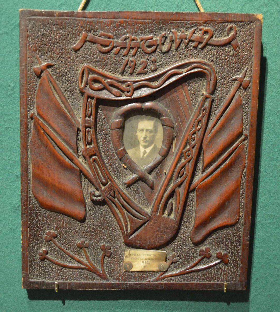 KilmainhamOPW's tweet photo. Today's example of creativity in confinement is a wooden memorial to Cathal Brugha carved from the lid of a butter box in Tintown prison camp in The Curragh, Co. Kildare in 1923 #IrishMuseumsOnline #creativityinconfinement @CurraghMuseum @buttermuseum https://t.co/g2KYdz3QFq