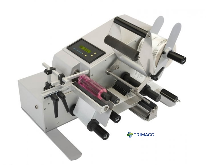 Mit unseren halbautomatischen Geräten können Sie z.B. Hand-Desinfektionsmittel einfach abfüllen, verschrauben und etikettieren. Kurze Lieferzeiten! shop.trimaco.ch/de