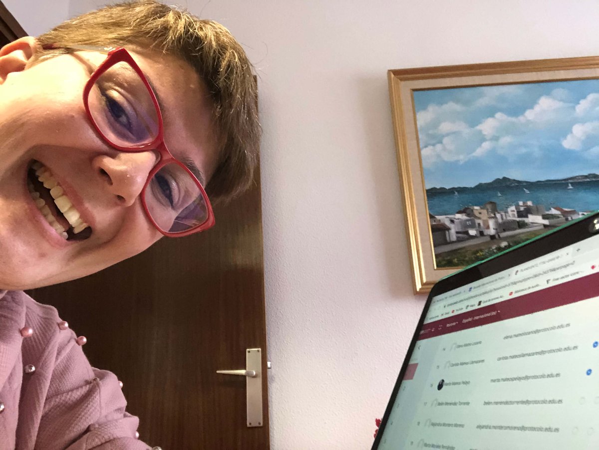 EIP_Madrid's tweet photo. Que dice nuestra compañera y profe @mmarsj que no es fácil pasar lista a través de las clases virtuales y el chat... ¡pero que se puede! 😆
Gracias y GRACIAS #profesEIP por seguir al pie del cañón.
#EIPsequedaencasa #orgulloEIP https://t.co/FTiTt6UIwa