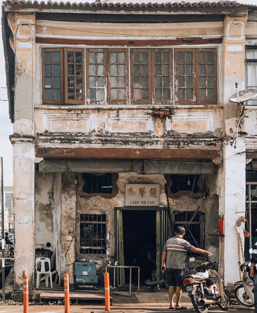 gtowncity's tweet photo. #GeorgeTownCity // Old trades still running in the heritage city of George Town!
#discovergeorgetown #exploregeorgetown #georgetownmalaysia #georgetownpenang #explorepenang #pulaupinang https://t.co/Bvakus0CO1
