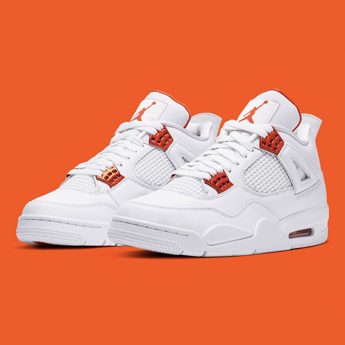 WalkCrep's tweet photo. Air Jordan 4
💥Cop or Drop?💥
🟠Release date: May 16th, 2020
🟠Price: $190 USD
#jordan4 #jordan4s #airjordan4 #airjordan #metallic #metallicorange #jordan #jordans #officialcrepwalk #releasedate #nikeairjordans #nikeairjordan #nikeairjordan4 https://t.co/wFmJ0tNbV6