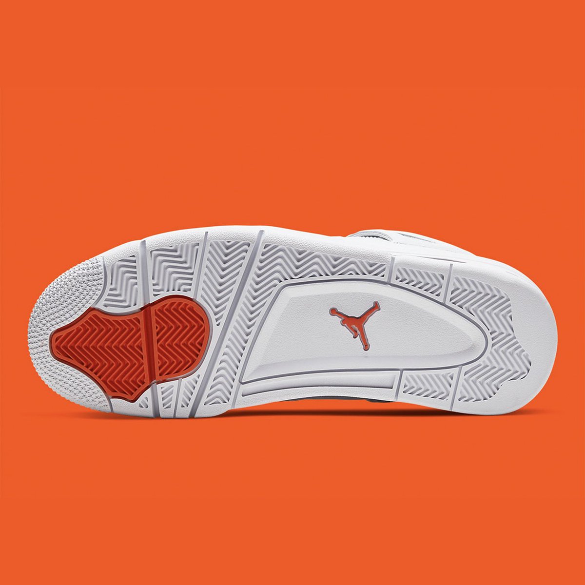 WalkCrep's tweet photo. Air Jordan 4
💥Cop or Drop?💥
🟠Release date: May 16th, 2020
🟠Price: $190 USD
#jordan4 #jordan4s #airjordan4 #airjordan #metallic #metallicorange #jordan #jordans #officialcrepwalk #releasedate #nikeairjordans #nikeairjordan #nikeairjordan4 https://t.co/wFmJ0tNbV6
