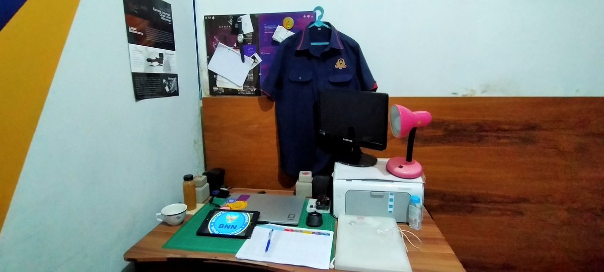 tholavolta's tweet photo. Wfh hari ke - 8, mulai masuk kamar dan agak rapihkan dikit. https://t.co/x6TFjrSfBs