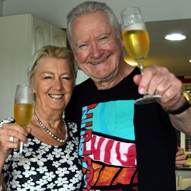 Chefsmarbella's tweet photo. #happybirthday Pam.
Great at-home #birthdaydinner A bottle of #moet we've had for two years, but still tasted great.
Mini #pepperedfillets with #crispymushrooms

📸 https://t.co/vDWGko0zMM via https://t.co/5OFlQj7JdF https://t.co/b2itOQMSOv