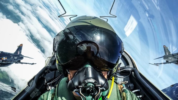 ContentSourceEU's tweet image. Within BAE Systems Air, we have a broad range of exciting and interesting roles for aircrew seeking a new career! ow.ly/WEej50zaKjL #fastjets #aircrew #aircraft #aviation #pilot #pilots #testpilot #flightinstructor #military #militaryjet #jetpilot