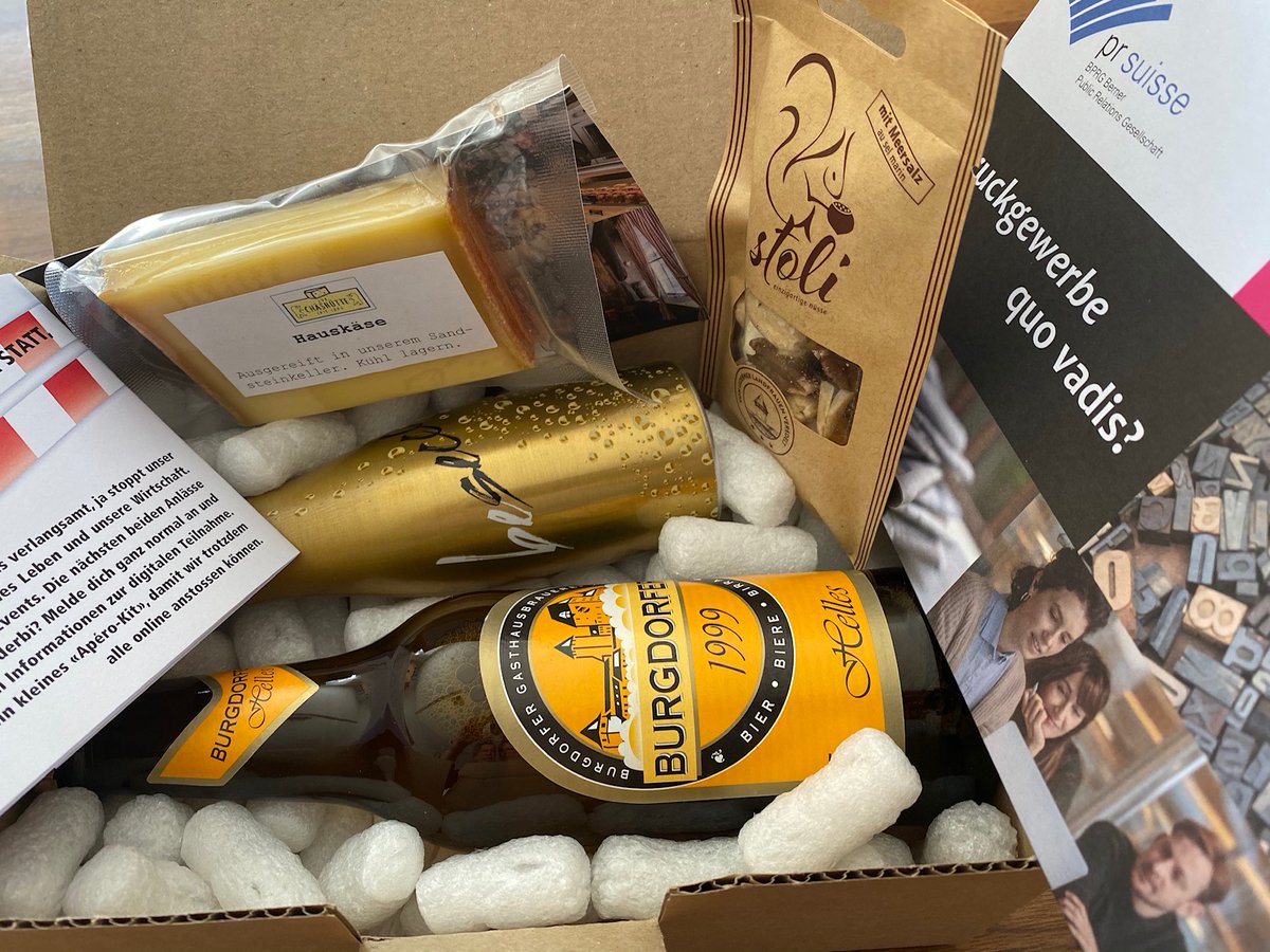 steherrmann's tweet photo. Der übergeordnete Gesamtdank von heute geht an die @BPRG, die in magistralster Weise dafür gesorgt hat, dass wir am nächsten virtuellen #bprgevent am Desktop dennoch ein reales Apéro bei uns haben. (Und die, nebenbei bemerkt, bei der Bierwahl ein goldenes Händchen bewiesen hat.) https://t.co/4E9GSi2Tvh