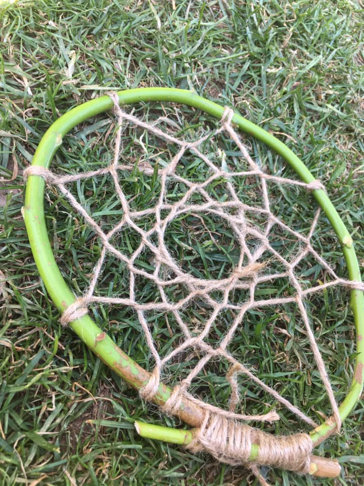 M_Leopard_T's tweet photo. Making dream catchers today for day 22 of our Forest School at Home activities - head to our website or Facebook page for more info https://t.co/4hINhnUvE7