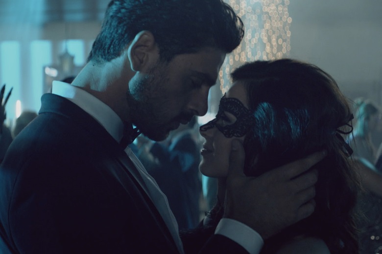 365_streaming's tweet photo. Massimo is a member of the Sicilian Mafia family and Laura is a sales director.(@LeaMichele @michelemorroneo Morrone) She does not expect that on a trip to Sicily trying to save her relationship, Massimo will kidnap her and give her 365 days to fall in love with him. https://t.co/cO7KIwhfDM