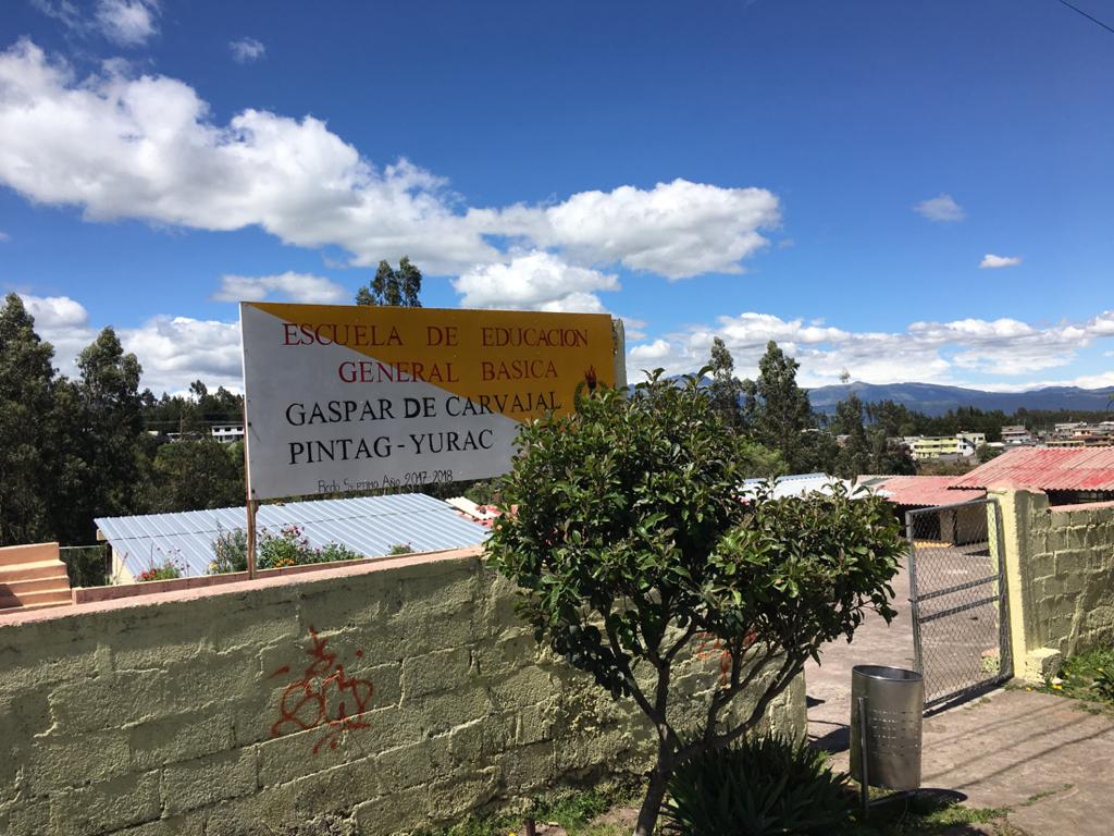 CRLCHM's tweet photo. 19/01/2020 El Club Rotario de los Chillos Milenio realiza la visita a la Unidad Educativa de Yurac en Pintag para discutir u futuro proyecto de flurización y salud dental https://t.co/UIegFtbENo