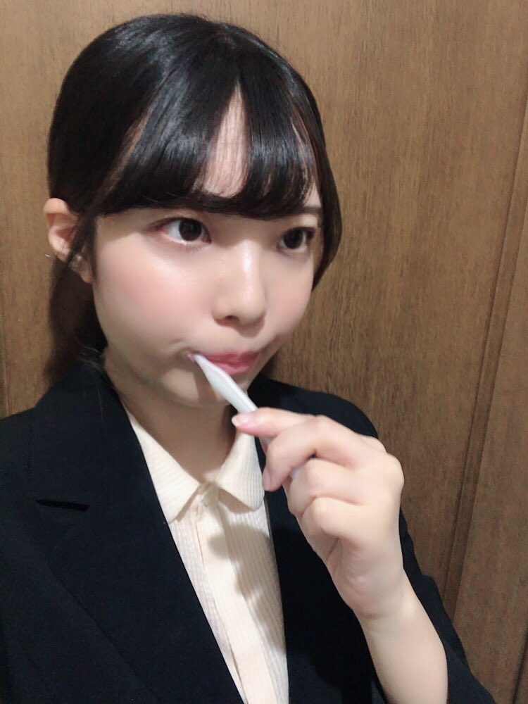 kushimako's tweet photo. @azunyan24ji あずにゃんにゃんからリレー来たので久々に現れました🥰早く遊びたいぴよ

髪一つ結びできるくらい伸びました。
 #自撮り繋ぎ🤳 https://t.co/dhVIKB73vt