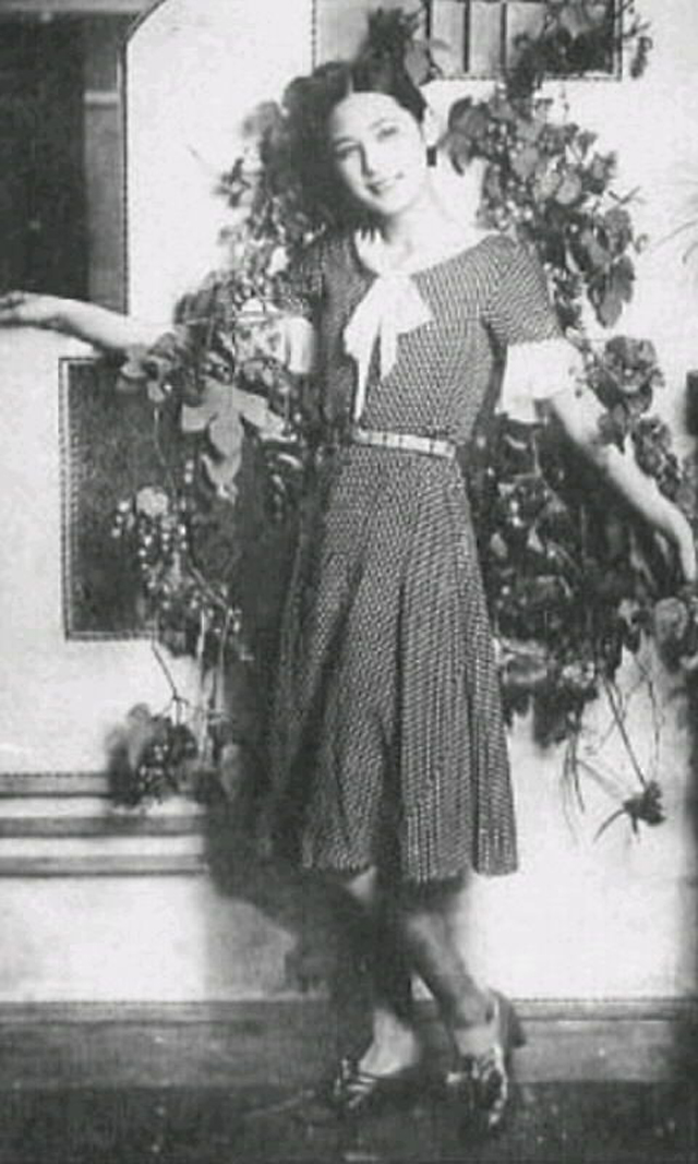 米澤光司 Beのぶ の奇妙な歴史冒険 Al Twitter 19年代後半 1930年代の モガ モダンガール たち モガ モボ は有名ですが モヂ モマ という言葉があったのは知られていません モヂは今風に言えばちょい悪じじい モマは モダン マダム でした