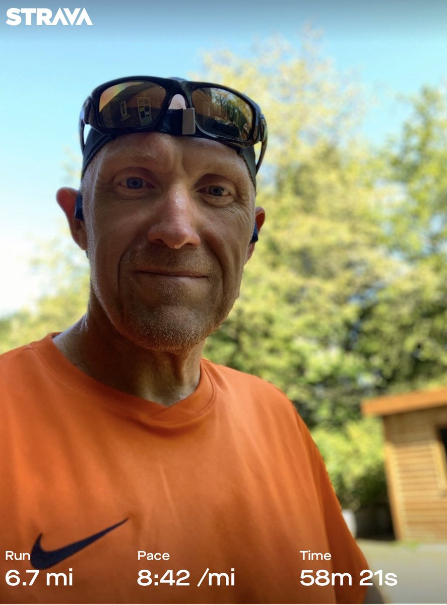 LeeSPerry's tweet photo. Not everyday is race day. Slowed it right down to give the old legs some recovery time and allowed to really focus on improving my form. Ended with 6 x 100m sprints to get the heart pumping. Happy Weds y’all 👍🏼🏃🏼♂️❤️ #focusedrunning #training #smartmiles #running #run #motivation https://t.co/v42wRF05P6