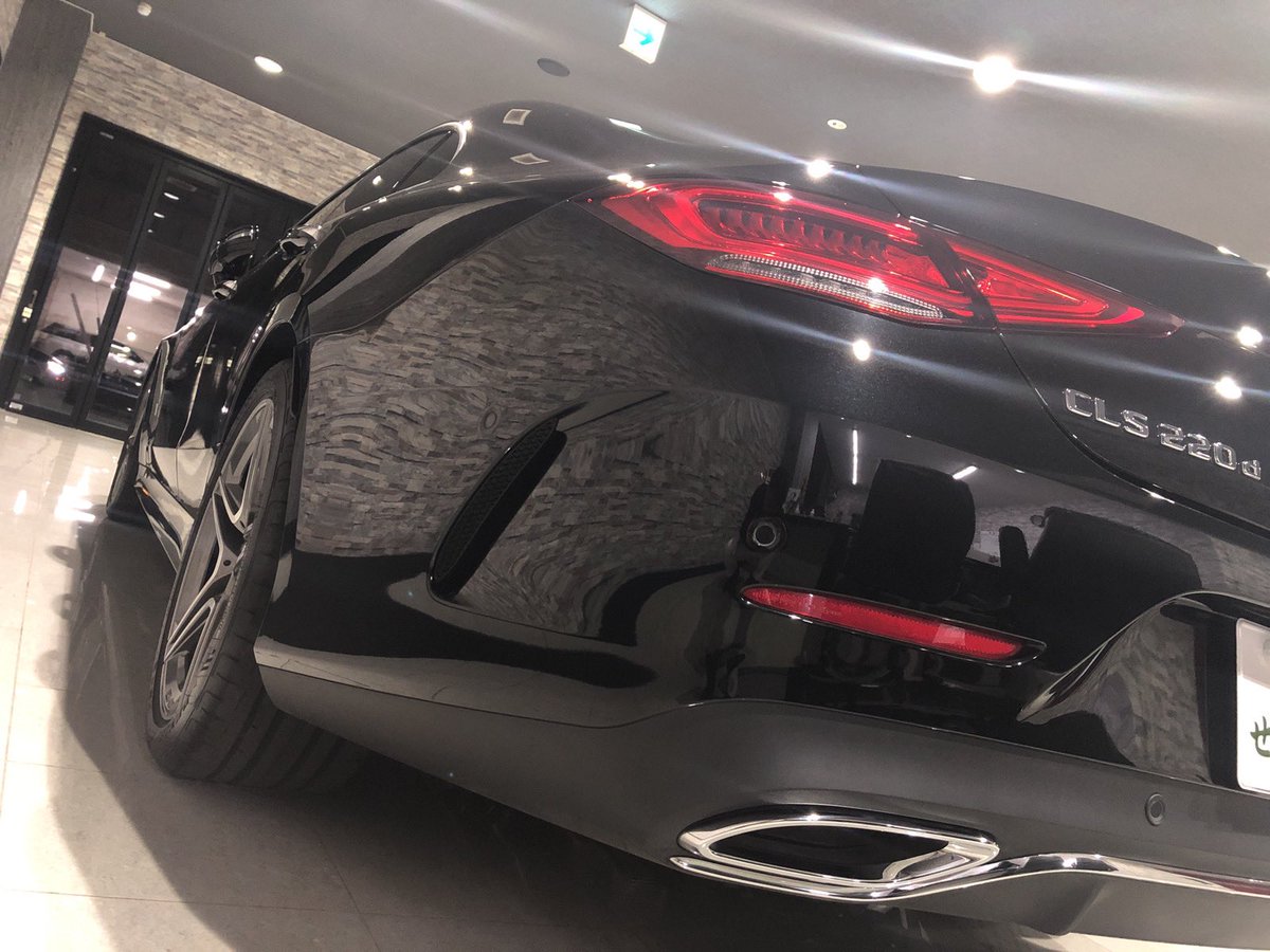 FREED_NAGAKUTE's tweet photo. 最新モデルCLS 220dスポーツと07年モデル プレミアムエディションがご納車です!!10年以上年式が違えど管理の仕方で、ここまで車は綺麗に保てるんだなと07を見た時は感心しました!
どちらもツヤッツヤに輝いてますね😌
ご納車おめでとうございます!
#cls #newbenz #gtr #r35 #MY2015 https://t.co/fLKxPD4Zxm