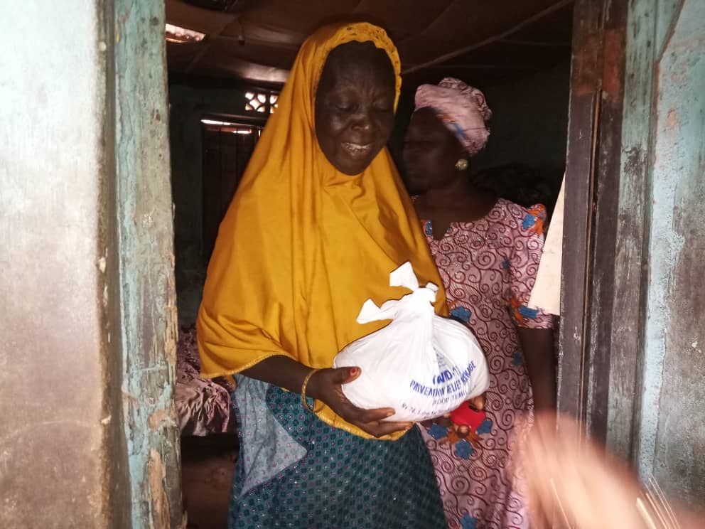 FHEPIN1's tweet photo. #relief #COVID19Nigeria #FHePInReliefMaterials #SocialDistancing https://t.co/yKnxJQkvZj
