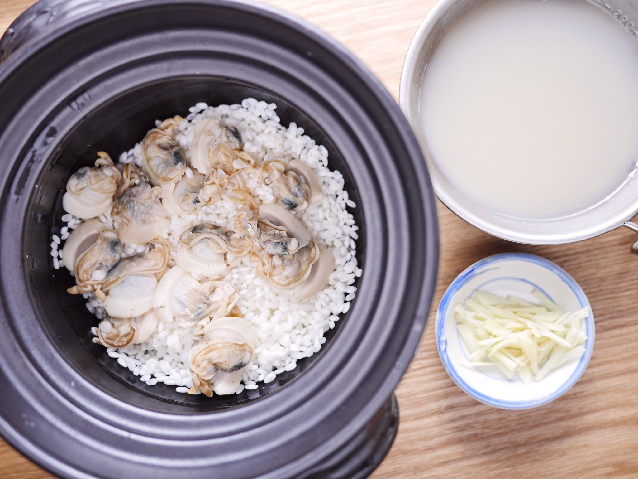 村山嘉昭 Murayama Yoshiaki イソシジミ ウスガイ の炊き込みご飯と佃煮 淡路島産タマネギの味噌汁を添えて 吉野川の幸 いただきます T Co Ukforxh2wr Twitter