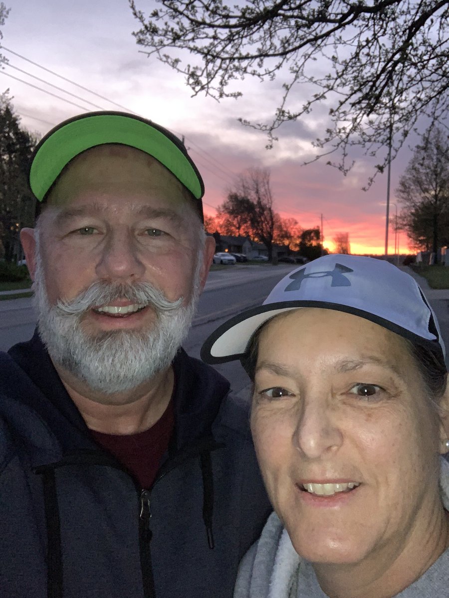 RonAlburtus's tweet photo. Day 14 early morning 5K of the #April5x5Challenge! Beautiful red sky at morning... @ISD_Wellness @KorteCoyotes https://t.co/AFSzPzvncK